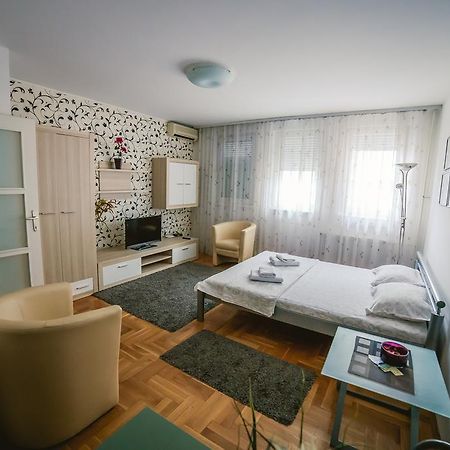 Apartment Stela Belgrád Kültér fotó